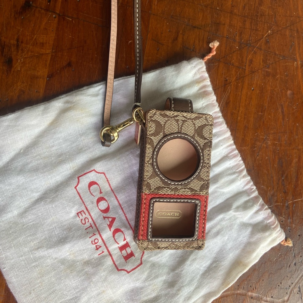 Coach iPod Nano Wristlet - Picture 3 of 5